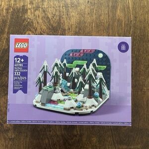 LEGO Northern Lights Diorama Set 40785 12+ 332 PCS Building Toy Limited Edition